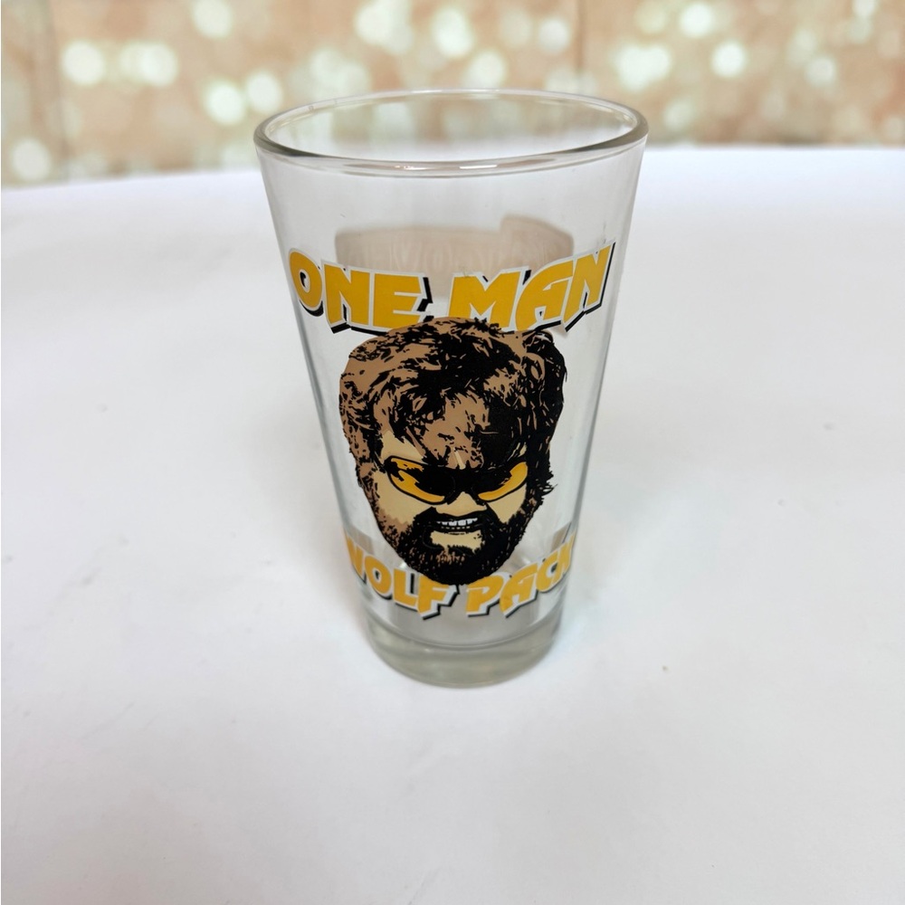 Warner Bros. One Man Wolf Pack Yellow and Black